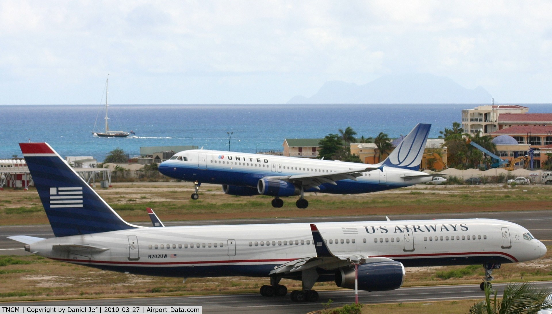 Princess Juliana International Airport, Philipsburg, Sint Maarten Netherlands Antilles (TNCM) - US and UNITED AIR doing ther thing at TNCM