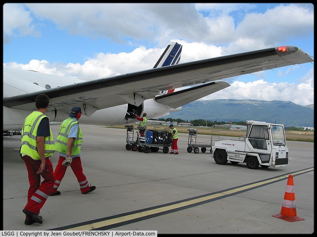 Geneva Cointrin International Airport, Geneva Switzerland (LSGG) - Saab 2000 Régional BOD/GVA