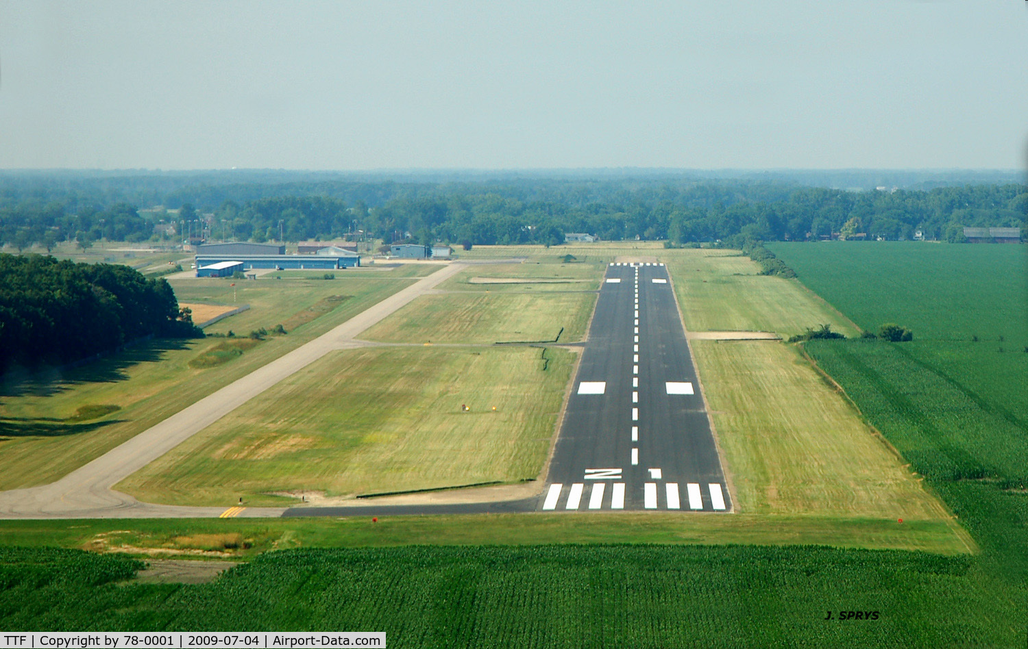 Custer Airport (TTF) - FRESHLY REPAVED 2010, SMOOTH... EXCELLENT JOB TO THE CREW.