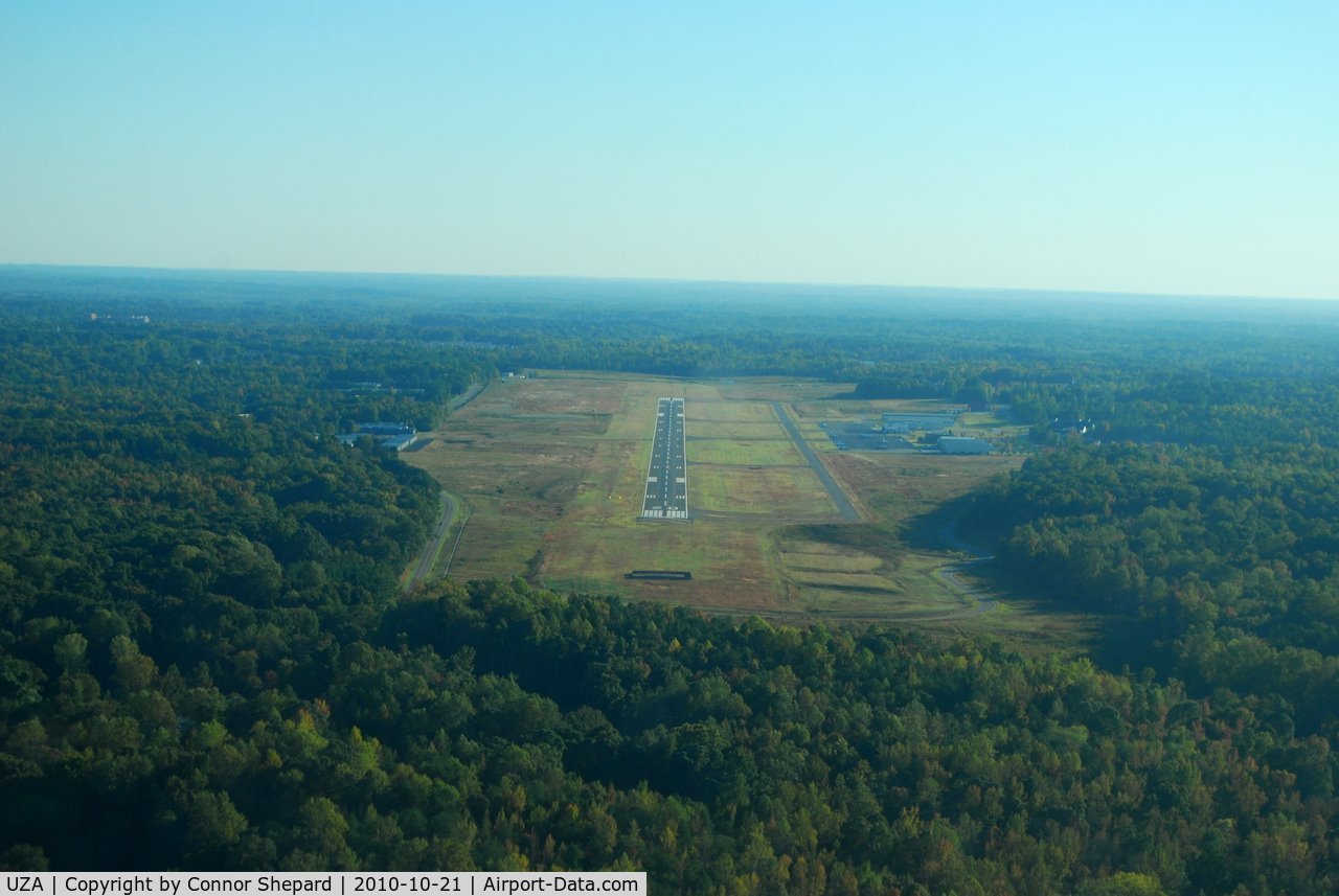 Rock Hill/york Co/bryant Field Airport (UZA) - On final for runway 20