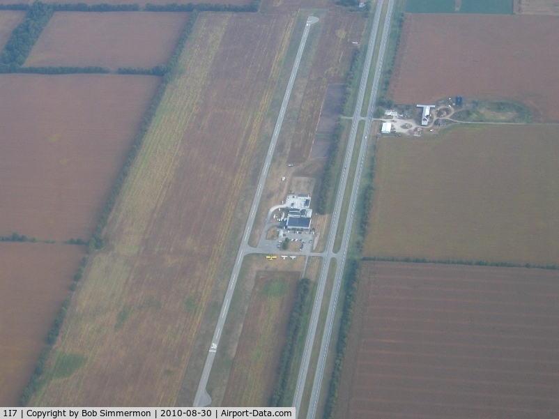 Clinton Airport (1I7) - Looking north