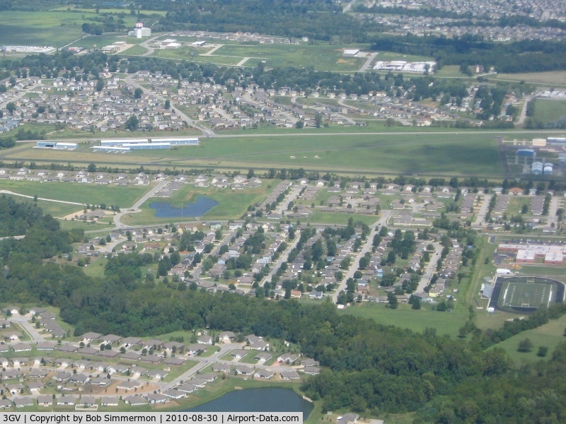 East Kansas City Airport (3GV) - Looking north