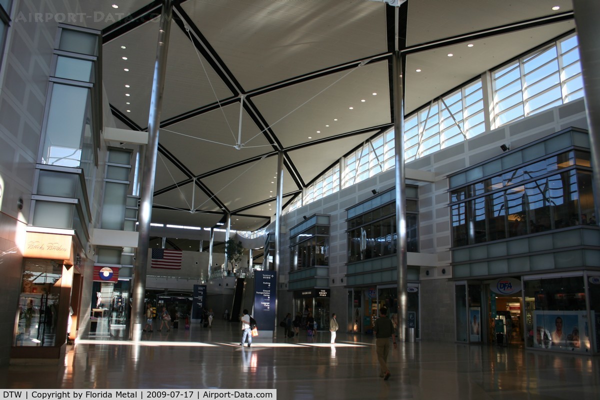 Detroit Metropolitan Wayne County Airport (DTW) - Mac Terminal