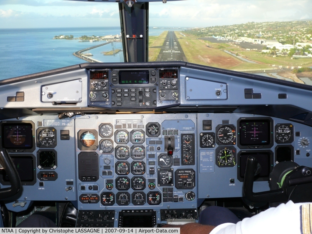 Faa'a International Airport, Faa'a, Tahiti French Polynesia (NTAA) - NTAA final 04 in ATR72