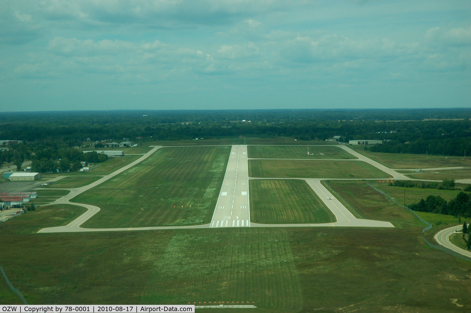 Livingston County Spencer J. Hardy Airport (OZW) - Very windy day...... Final Runway 31
