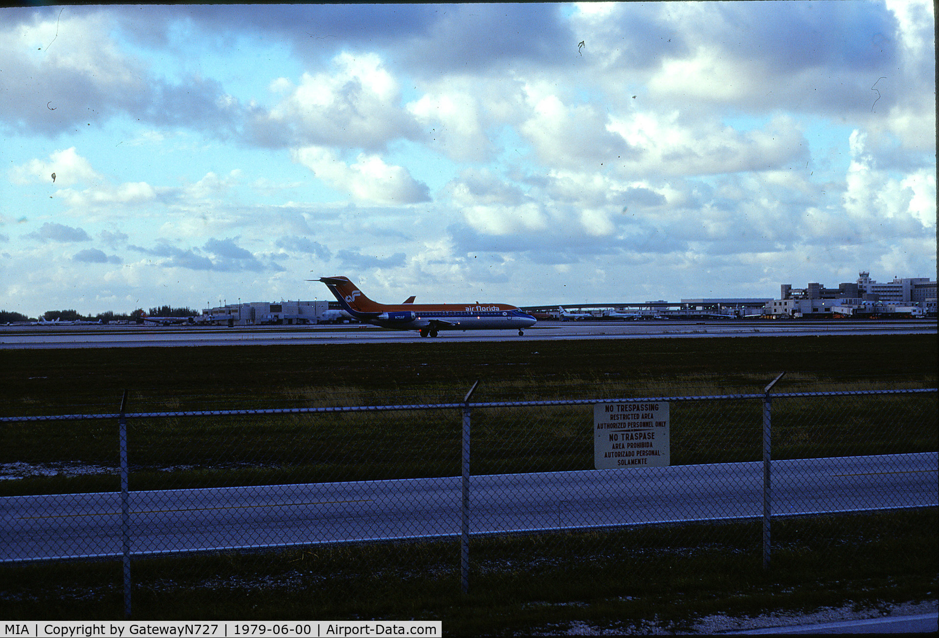 Miami International Airport (MIA) - Air Florida N75AF departing rwy 9R.
