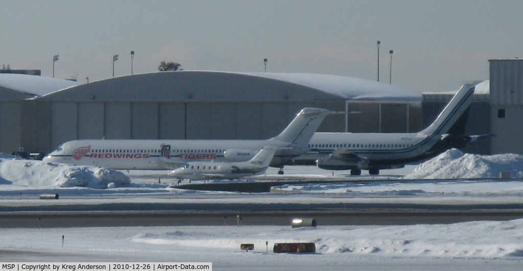 Minneapolis-st Paul Intl/wold-chamberlain Airport (MSP) - A shot of Olympia Aviation's Douglas DC-9-51 N682RW and Skyking's Boeing 737-200 N997UA