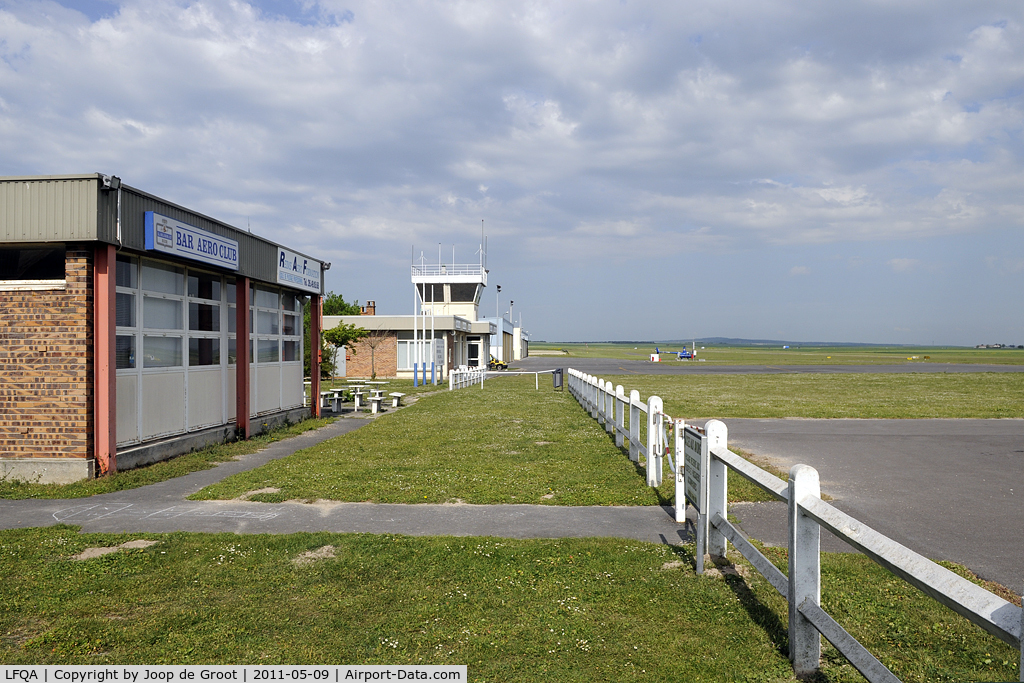Reims Prunay Airport, Reims France (LFQA) - overview of the viewing area