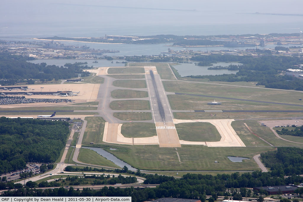 Norfolk International Airport (ORF) - Looking down RWY 5 from 1,000 ft up.