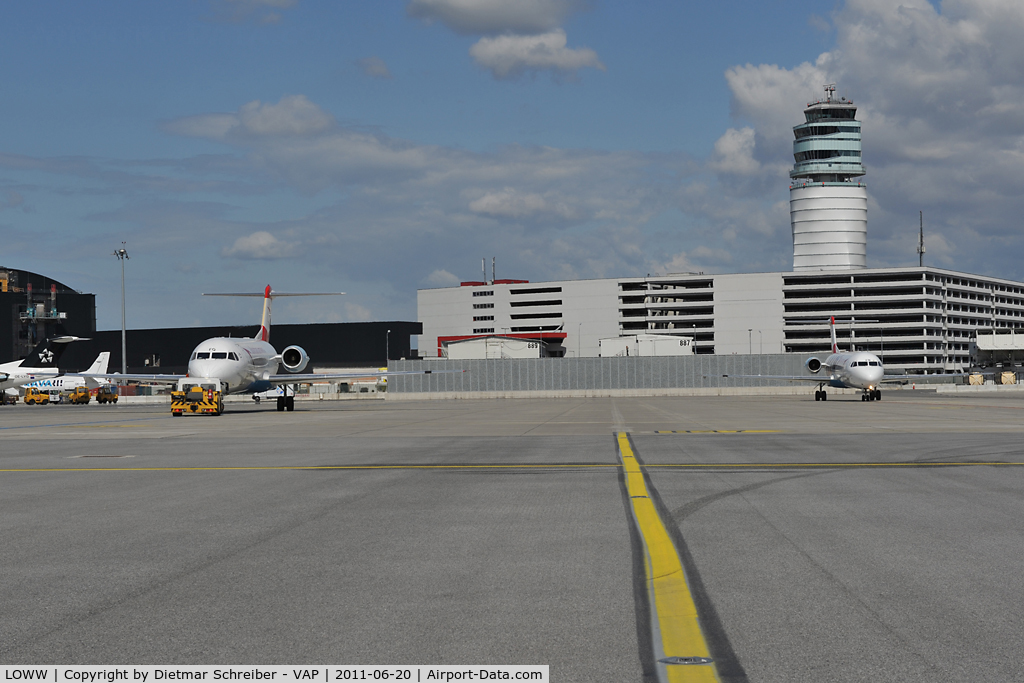 Vienna International Airport, Vienna Austria (LOWW) - Taxilane 40
