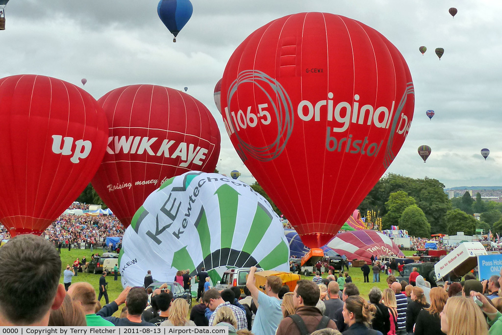 0000 Airport - Showtime at 2011 Bristol Balloon Fiesta