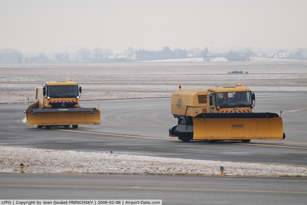 Paris Charles de Gaulle Airport (Roissy Airport), Paris France (LFPG) - WINTER