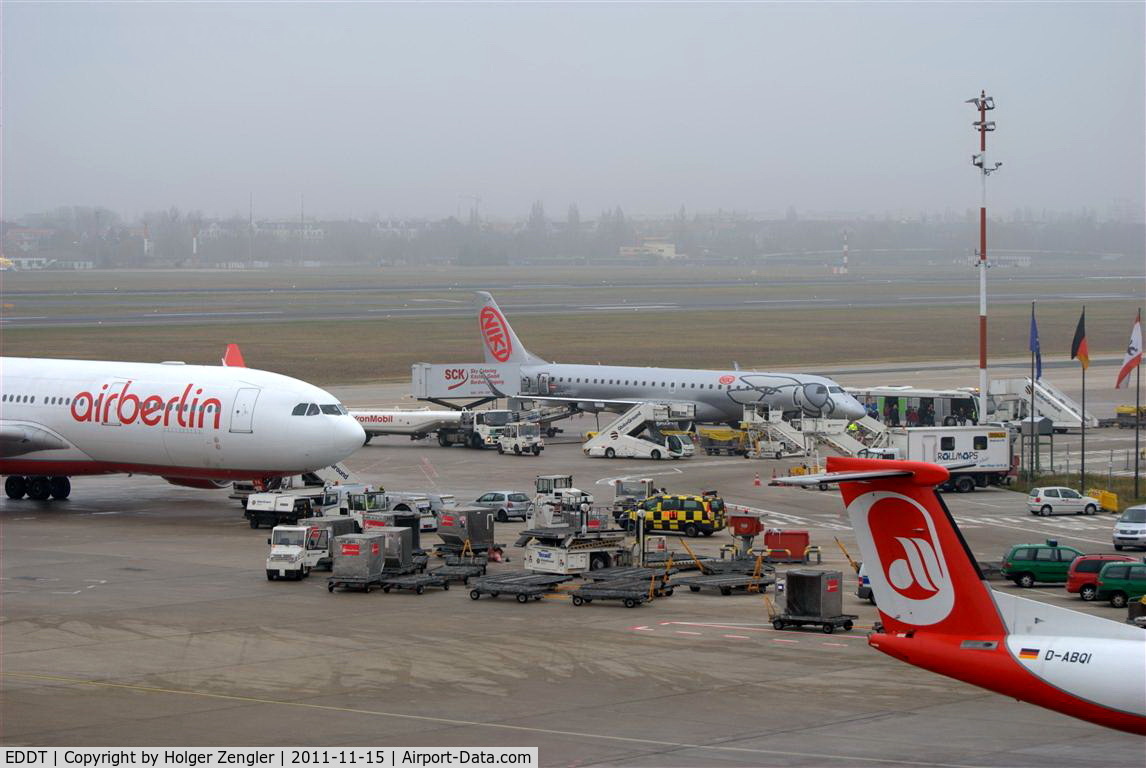 Tegel International Airport (closing in 2011), Berlin Germany (EDDT) - All the planes you can see are airberliners - truth or false?