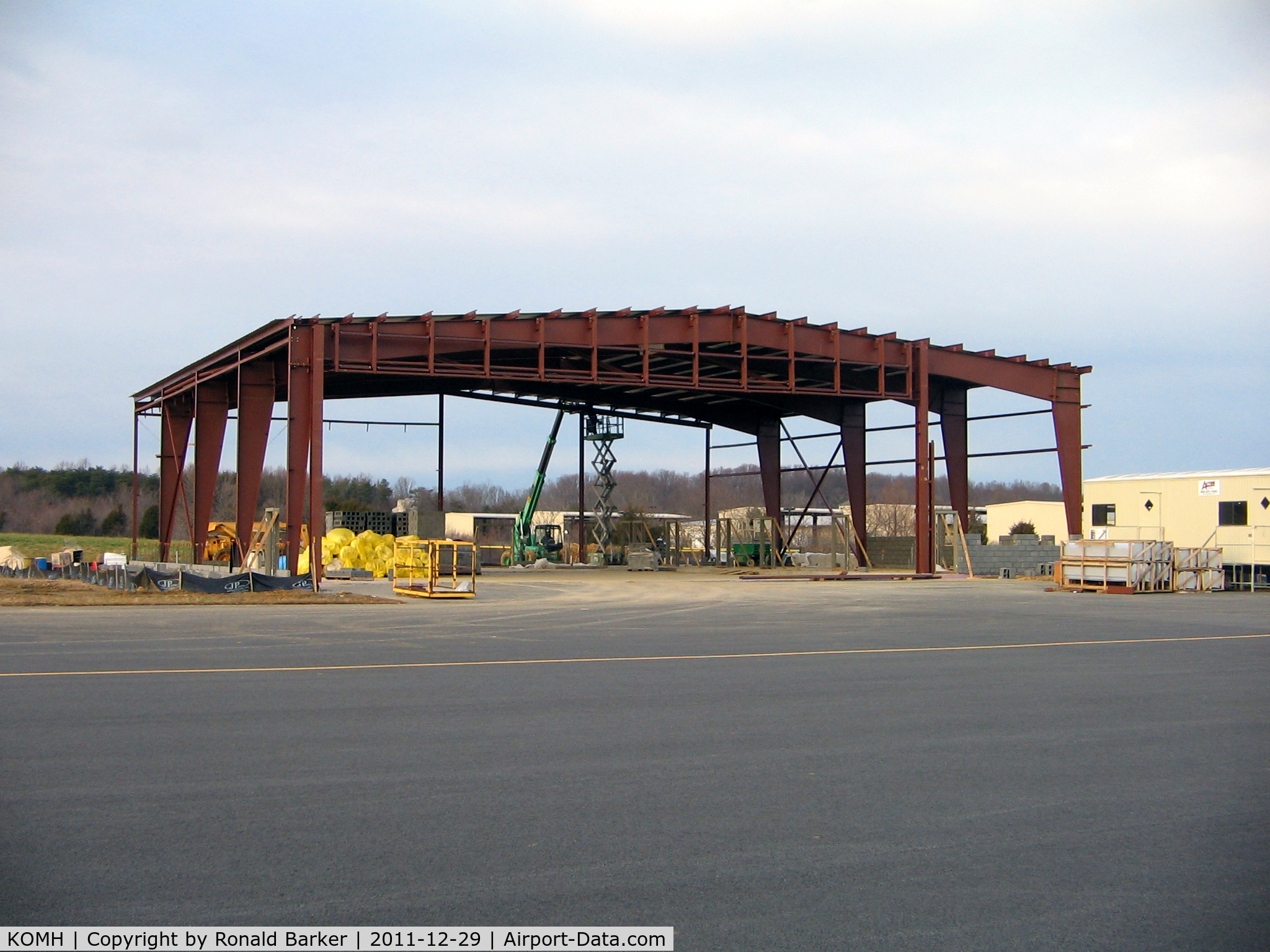 Orange County Airport (OMH) - New Orange skydive building under constructin
