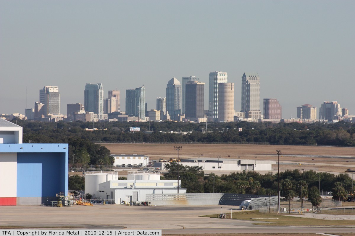 Tampa International Airport (TPA) - Beautiful Downtown Tampa across the field