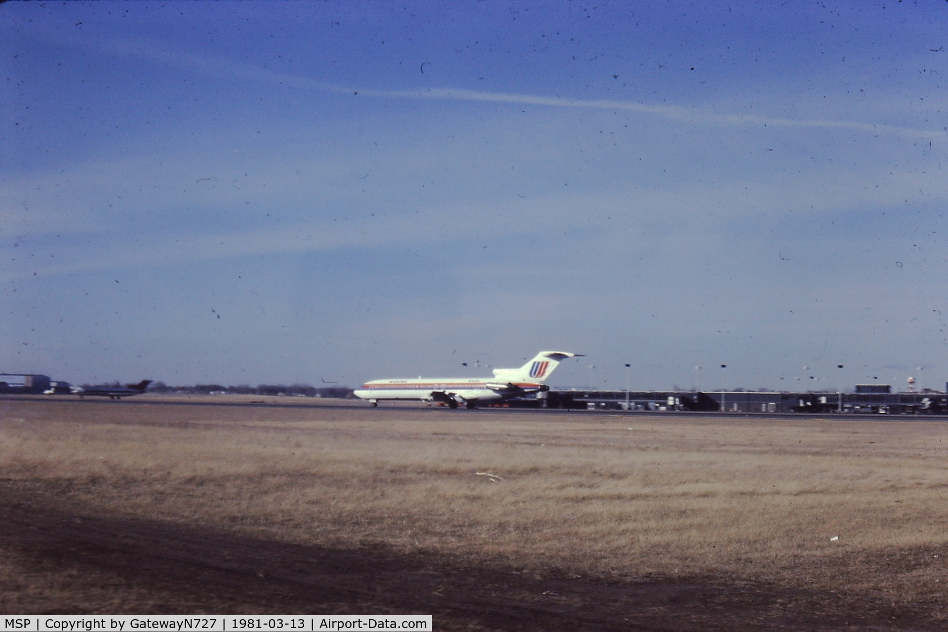 Minneapolis-st Paul Intl/wold-chamberlain Airport (MSP) - United B727-222 on landing roll rwy 29L. Taken from N84891.