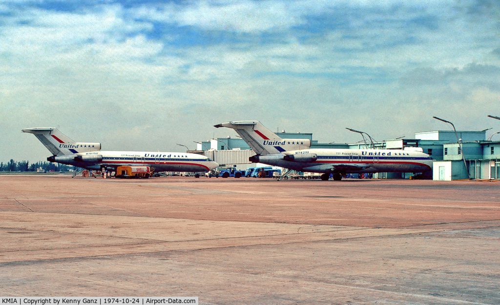 Miami International Airport (MIA) - United 727's @ MIA