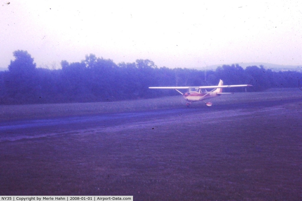 Stanton Airport (NY35) - C-150 taxiing in at Stanton in 1969
