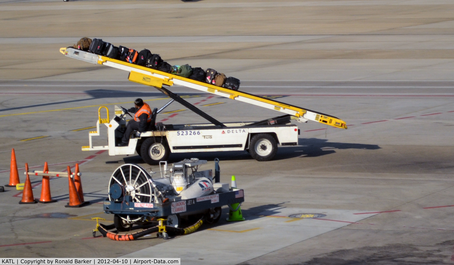 Hartsfield - Jackson Atlanta International Airport (ATL) - Baggage conveyor #523266