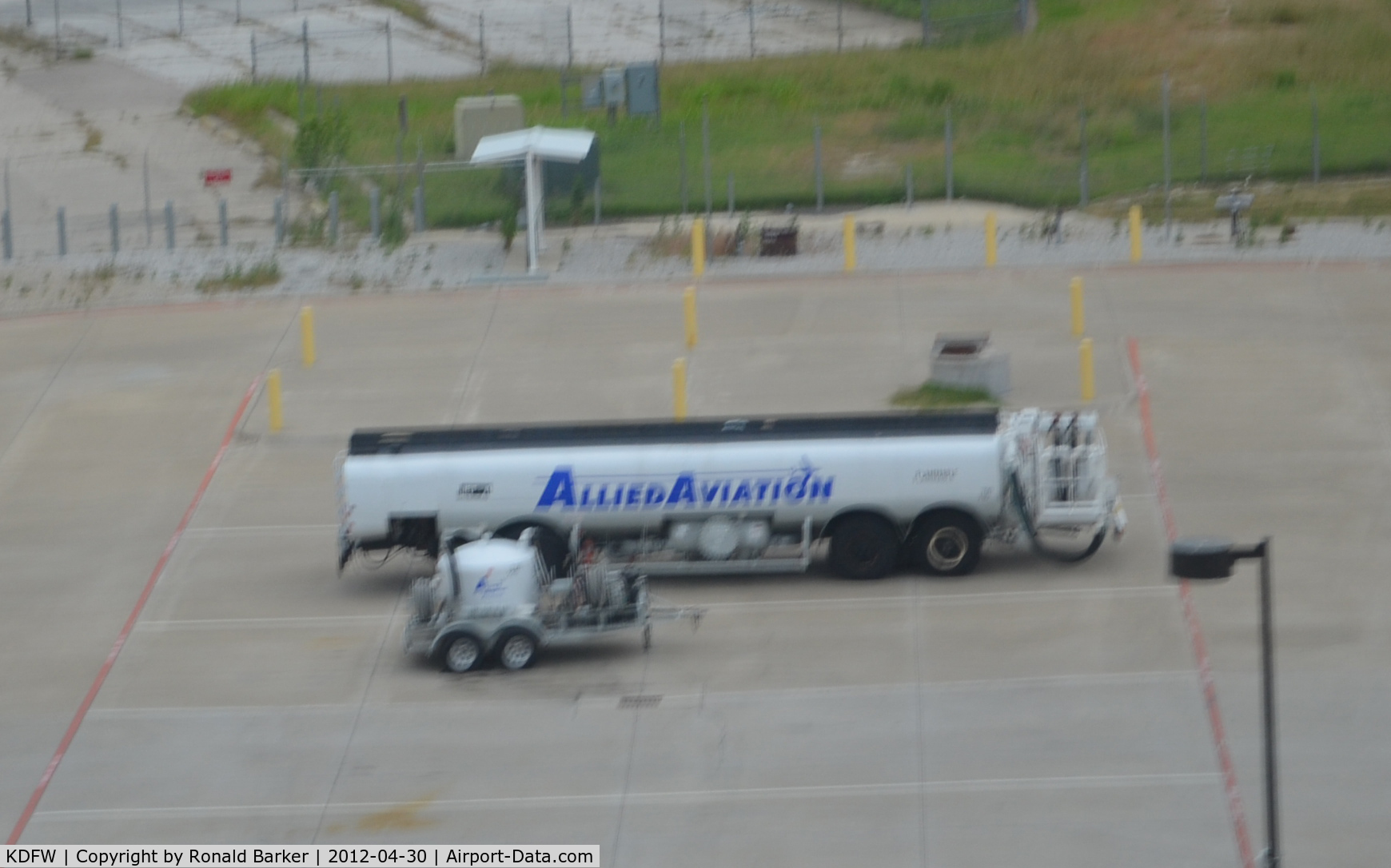 Dallas/fort Worth International Airport (DFW) - Fuel truck