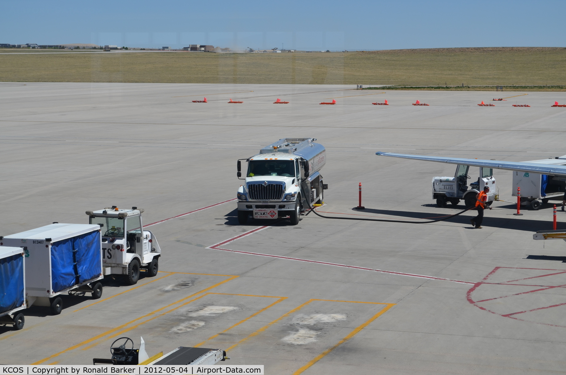 City Of Colorado Springs Municipal Airport (COS) - Ground equipment