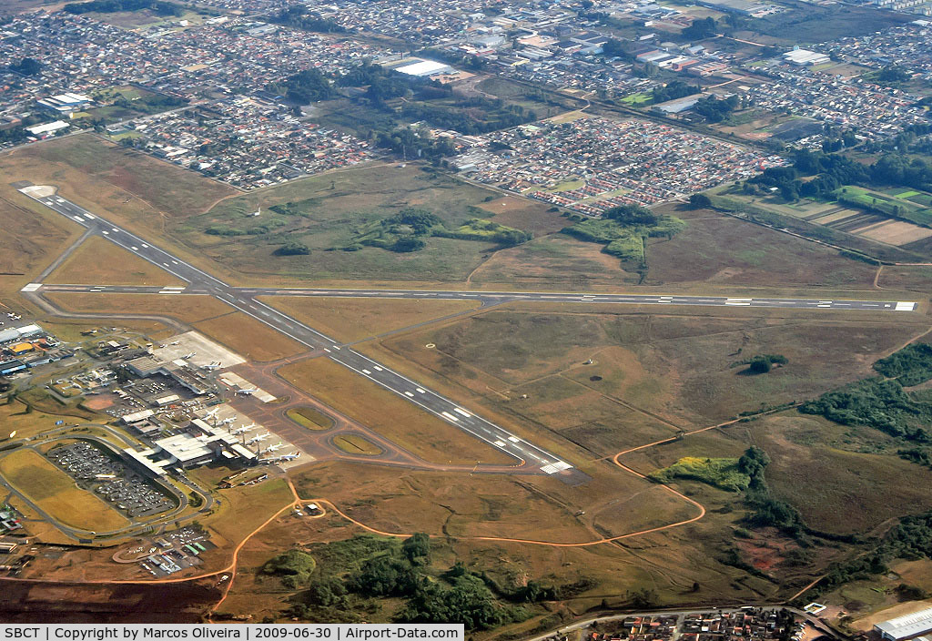 Afonso Pena International Airport, Curitiba, Paraná Brazil (SBCT) - Departing to Rio de Janeiro with a overview of Curitiba International Airport