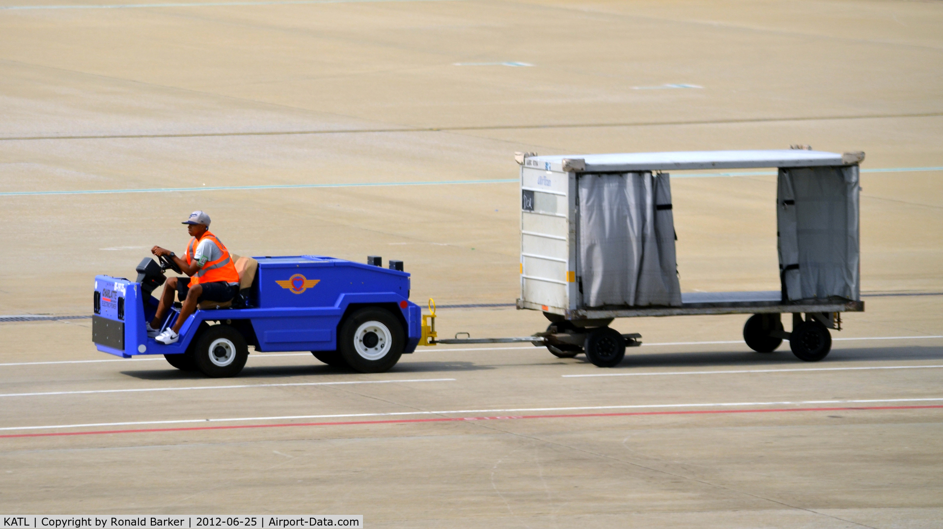 Hartsfield - Jackson Atlanta International Airport (ATL) - South West Tug and baggage cart