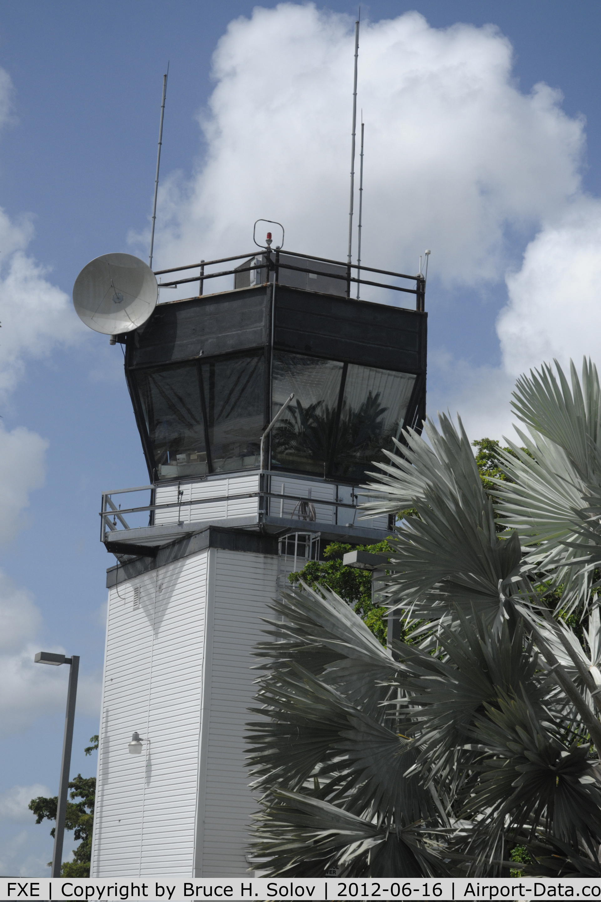 Fort Lauderdale Executive Airport (FXE) - The ATC tower at FXE