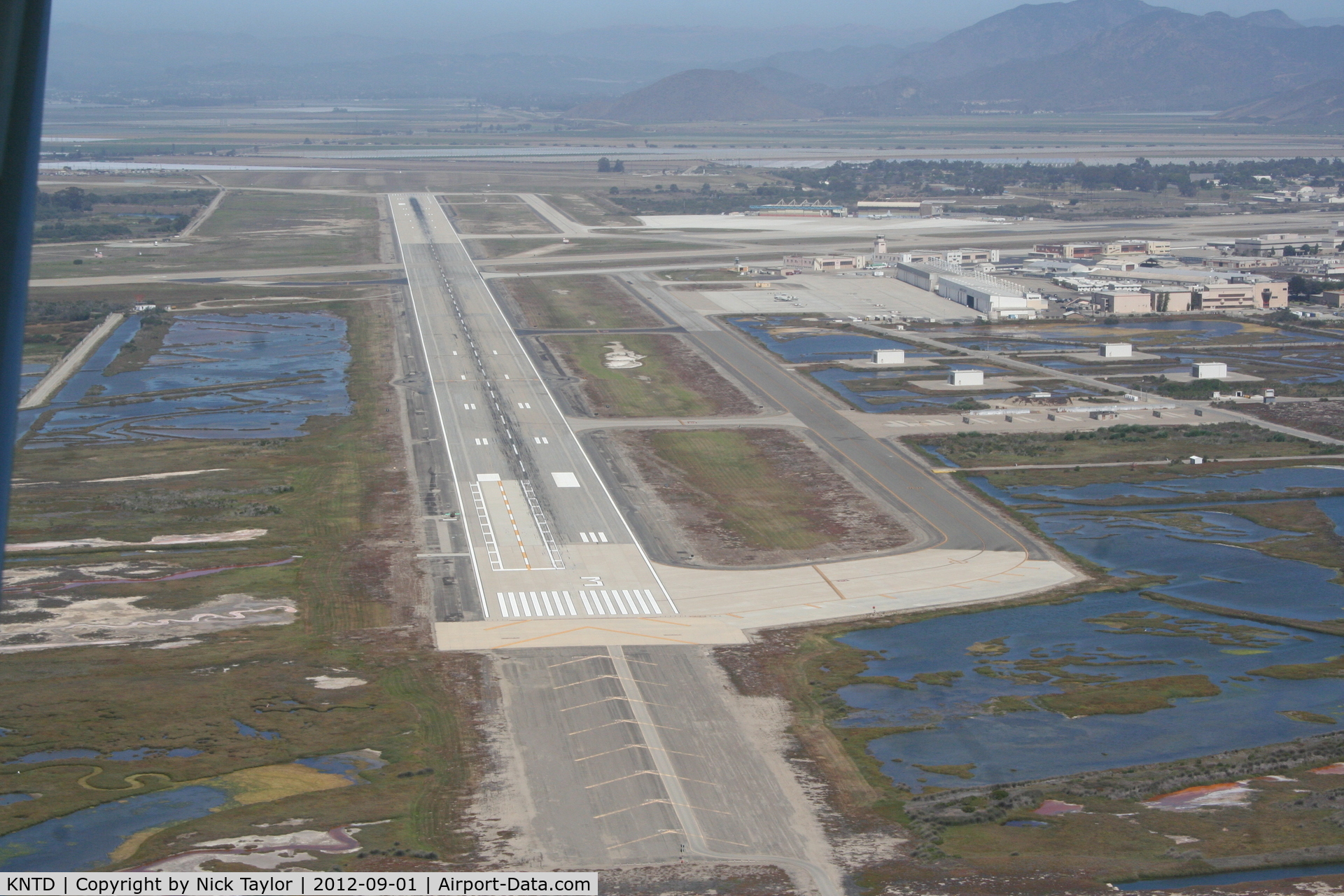 Point Mugu Nas (naval Base Ventura Co) Airport (NTD) - Looking north east