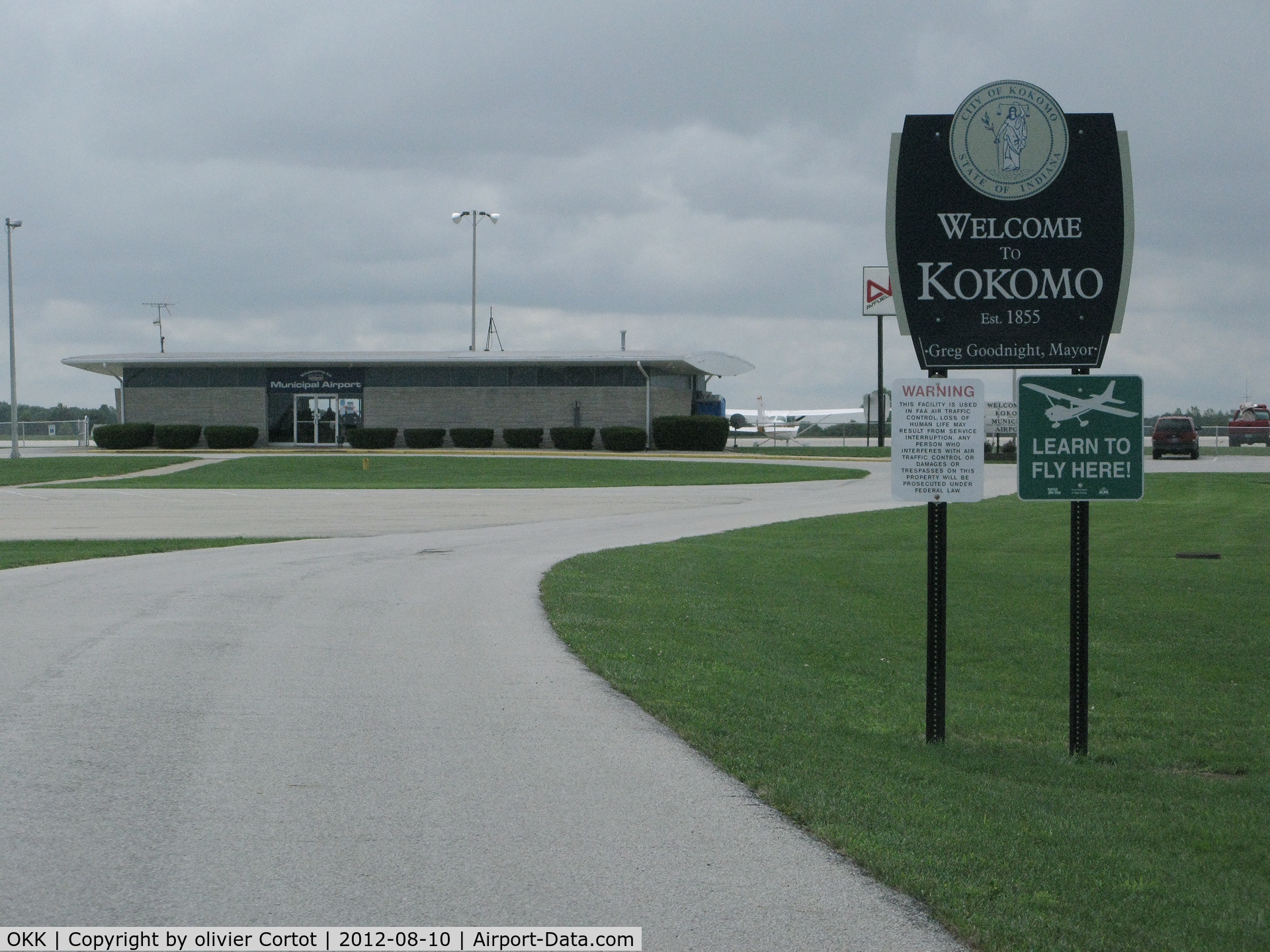 Kokomo Municipal Airport (OKK) - entrance