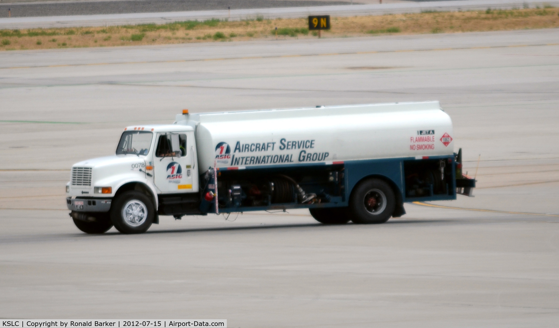 Salt Lake City International Airport (SLC) - Fuel Truck