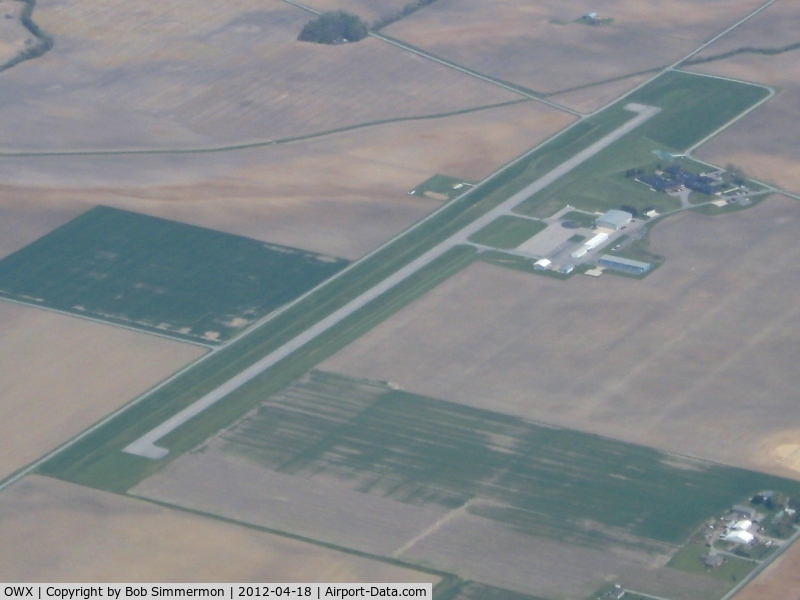 Putnam County Airport (OWX) - Looking NE