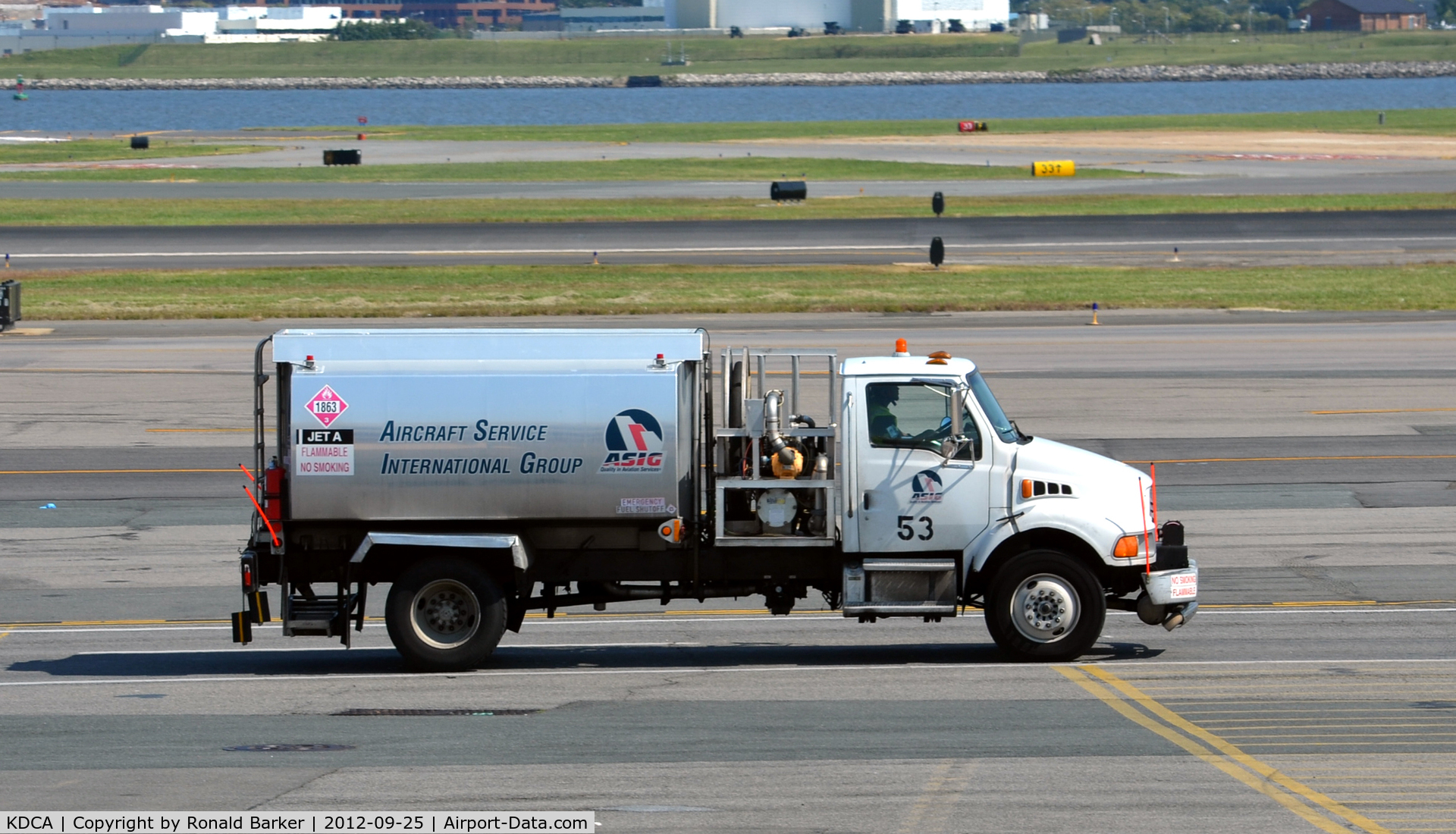 Ronald Reagan Washington National Airport (DCA) - Fuel truck 53
