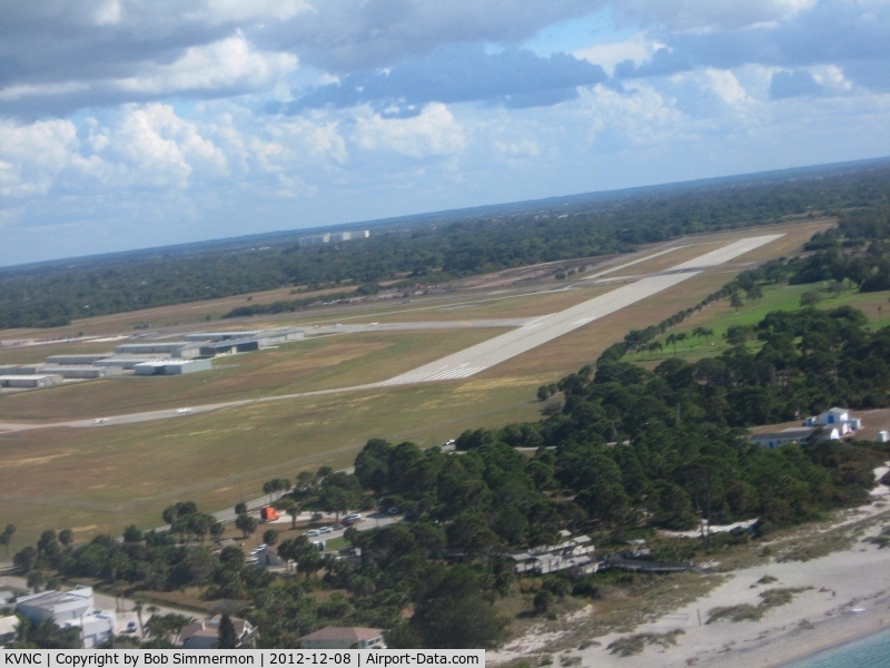 Venice Municipal Airport (VNC) - Right base for RWY 13
