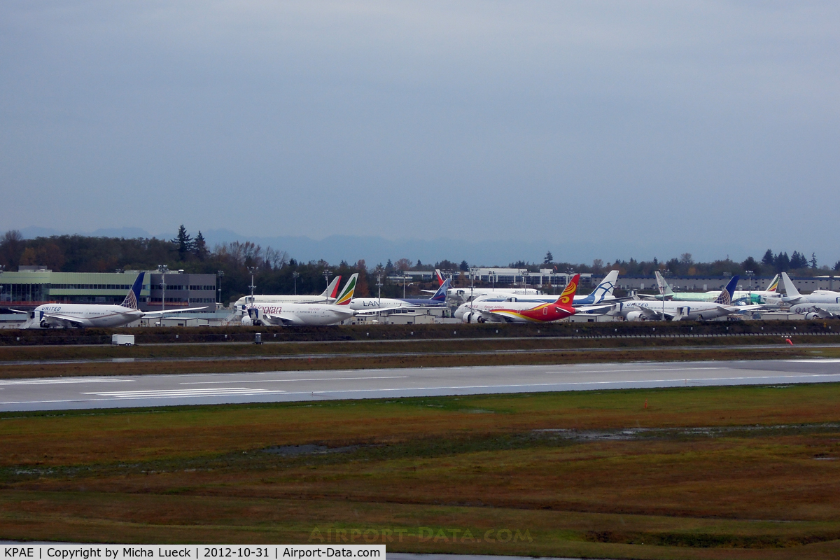 Snohomish County (paine Fld) Airport (PAE) - So many beautiful liveries - where to look first?