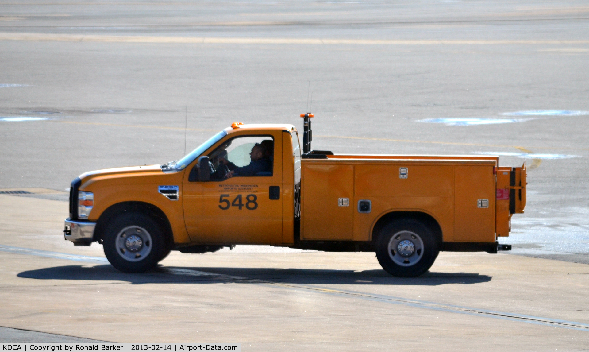 Ronald Reagan Washington National Airport (DCA) - Truck 548