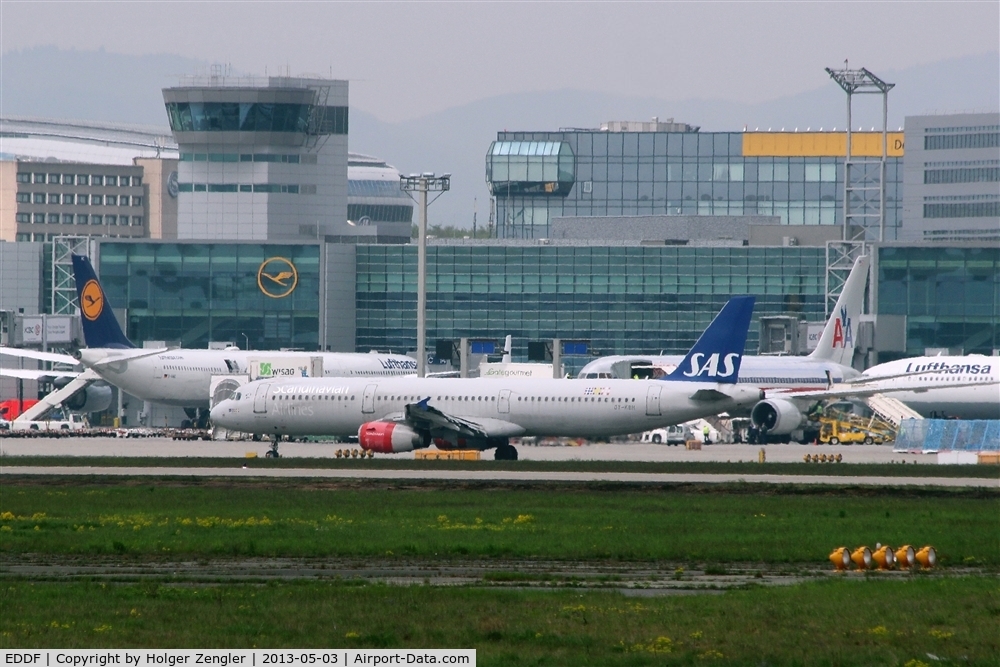 Frankfurt International Airport, Frankfurt am Main Germany (EDDF) - Rush hour in front of Terminal 1...