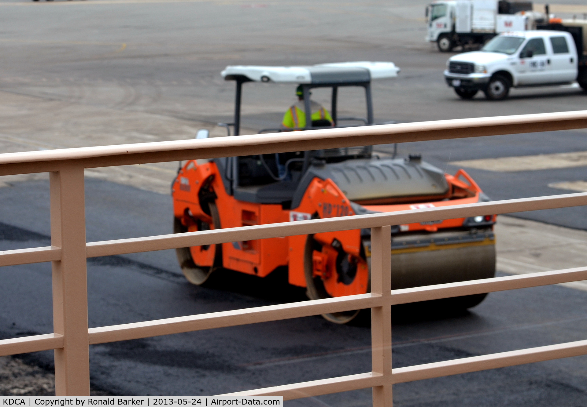 Ronald Reagan Washington National Airport (DCA) - Steam roller - Ramp work DCA