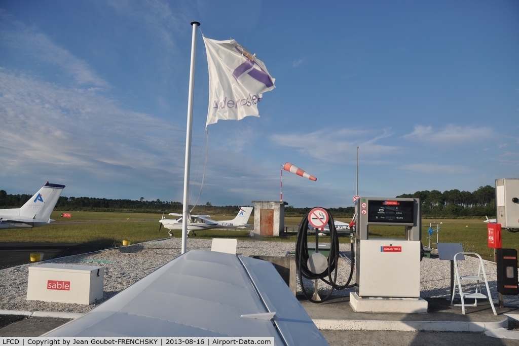 Andernos-les-Bains Airport, Andernos-les-Bains France (LFCD) - Total, Esso, Antar....?