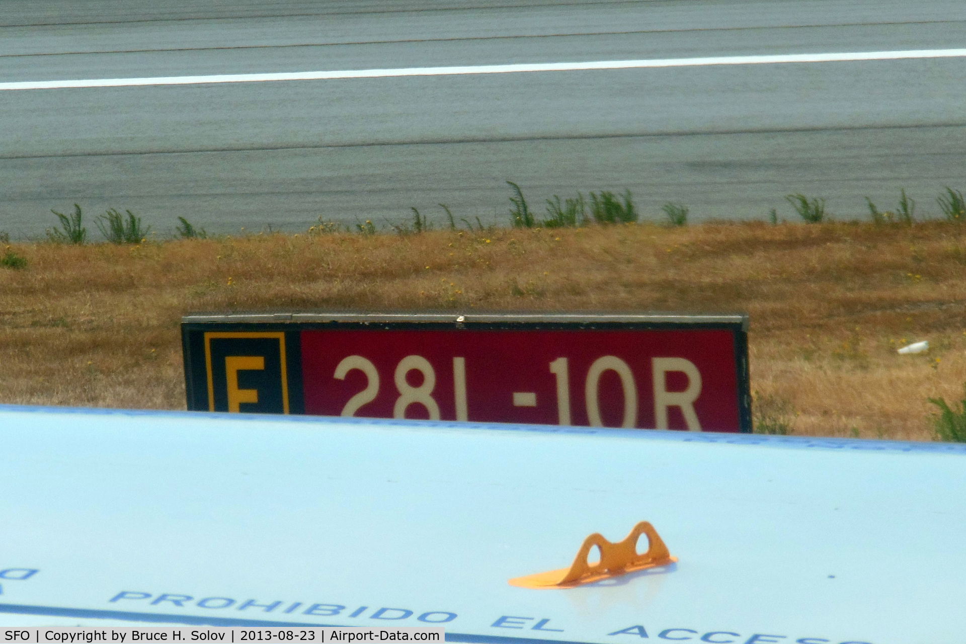 San Francisco International Airport (SFO) - runway marker
