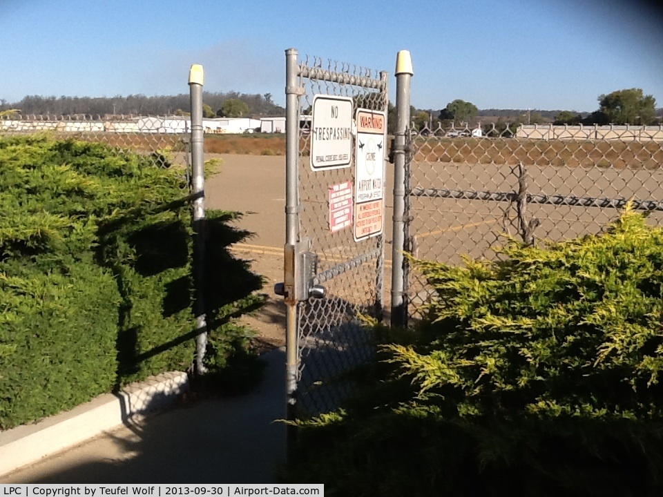 Lompoc Airport (LPC) - Security is not very tight here, this is open access gate next to the Comfort Inn.