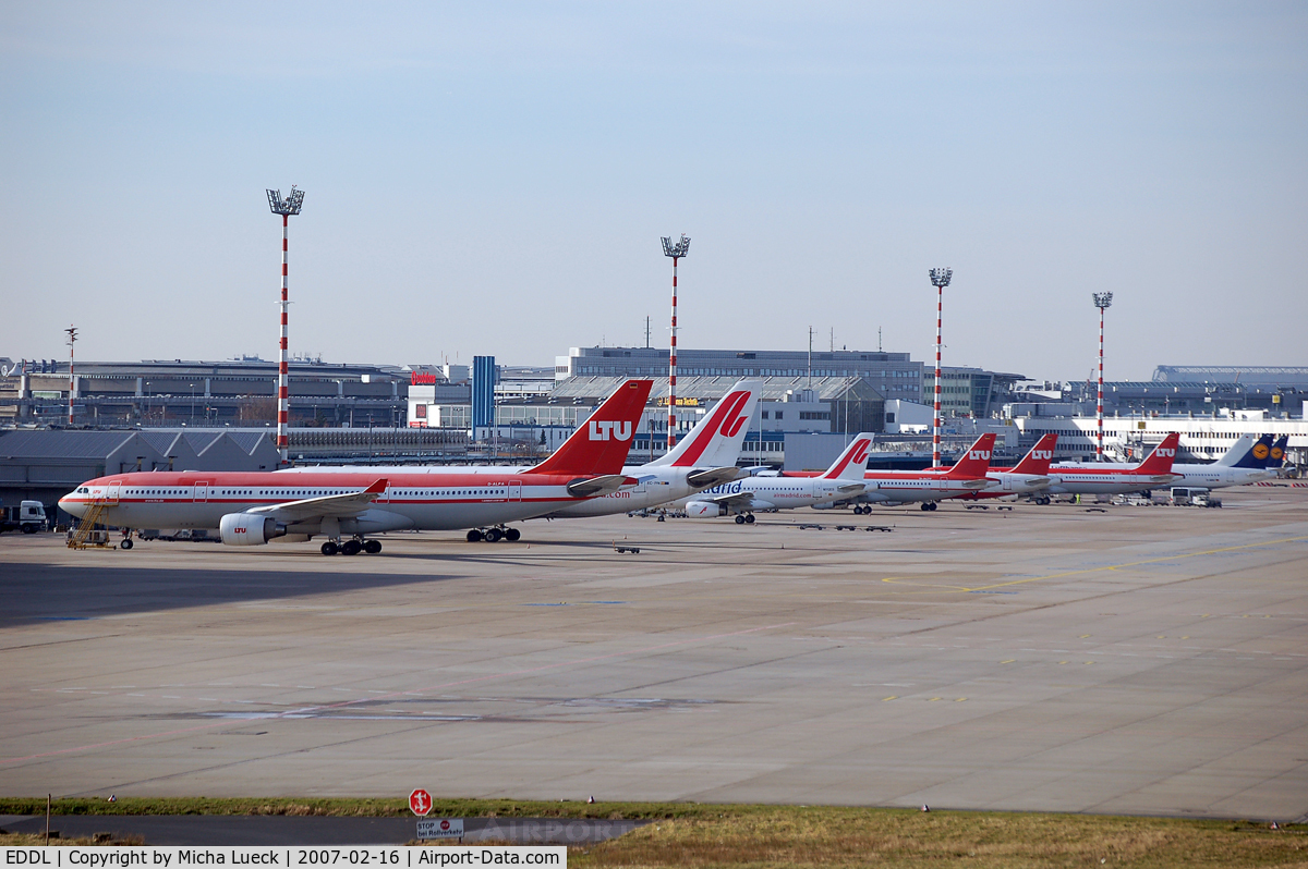 Düsseldorf International Airport, Düsseldorf Germany (EDDL) - Great line-up at Düsseldorf