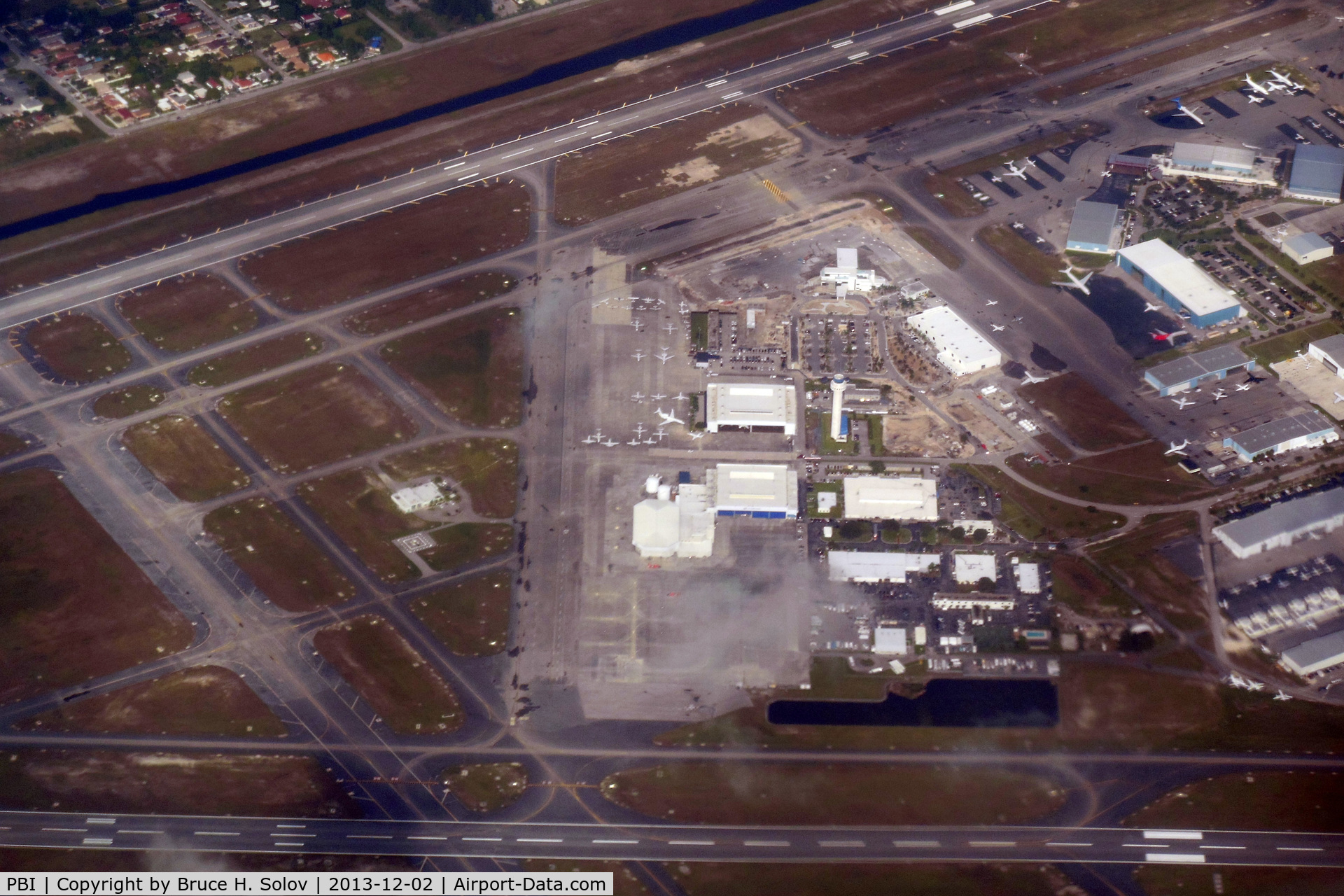 Palm Beach International Airport (PBI) - On approach to MIA, aerial view of the airport