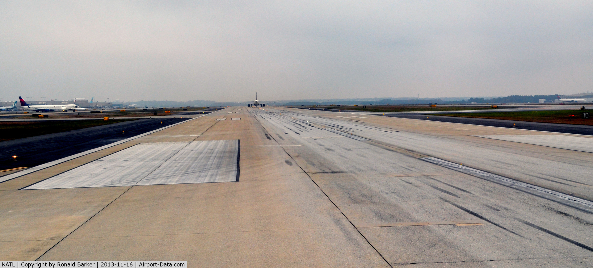 Hartsfield - Jackson Atlanta International Airport (ATL) - Departing traffic rwy 27/9 Atlanta