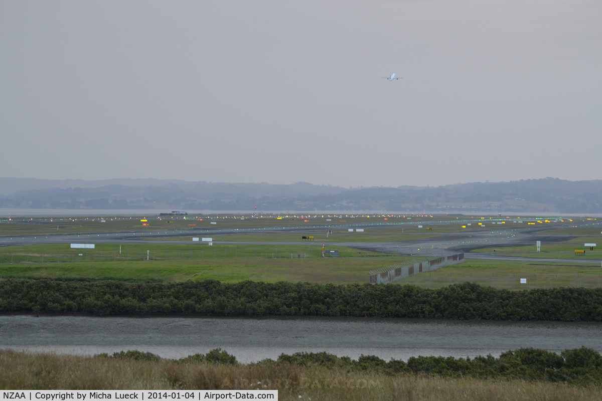 Auckland International Airport, Auckland New Zealand (NZAA) - Lots of runway and taxiway lights
