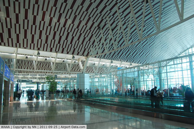Hasanuddin Airport, Makassar / Ujung Pandang, South Sulawesi Indonesia (WAAA) - Sultan Hasanuddin International Airport, Makassar, South Sulawesi - Indonesia. Interior of the Terminal building