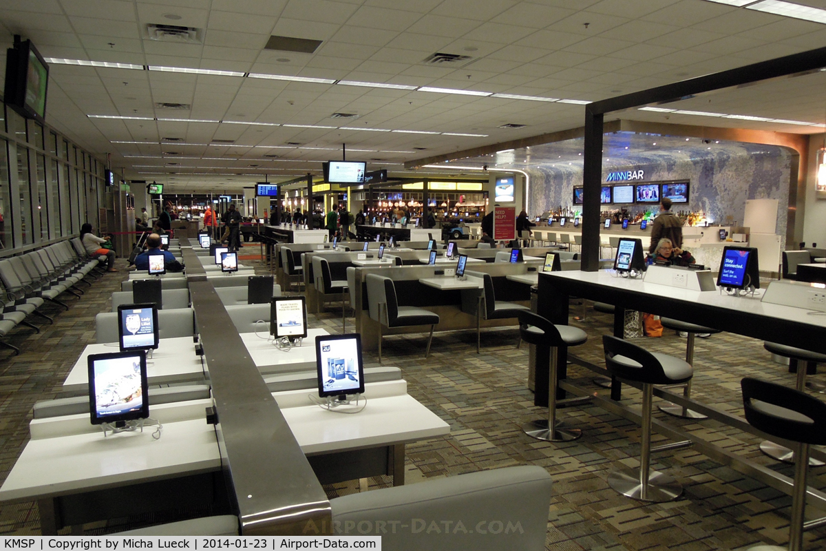 Minneapolis-st Paul Intl/wold-chamberlain Airport (MSP) - What a great terminal: Lots of iPads free to use (including free WiFi)!