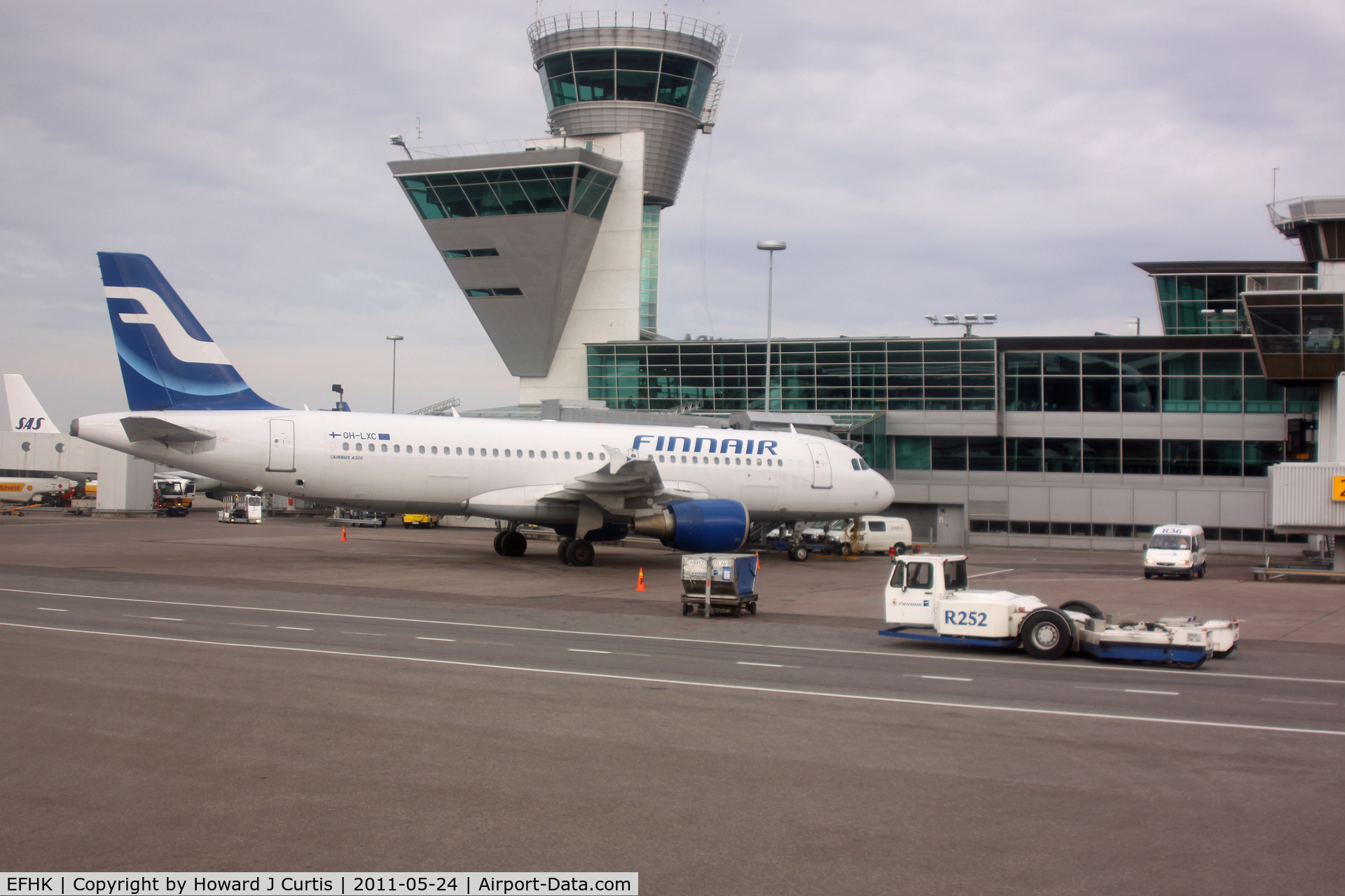 Helsinki-Vantaa Airport, Vantaa Finland (EFHK) - View of the control tower and part of the superb L-shaped terminal here.