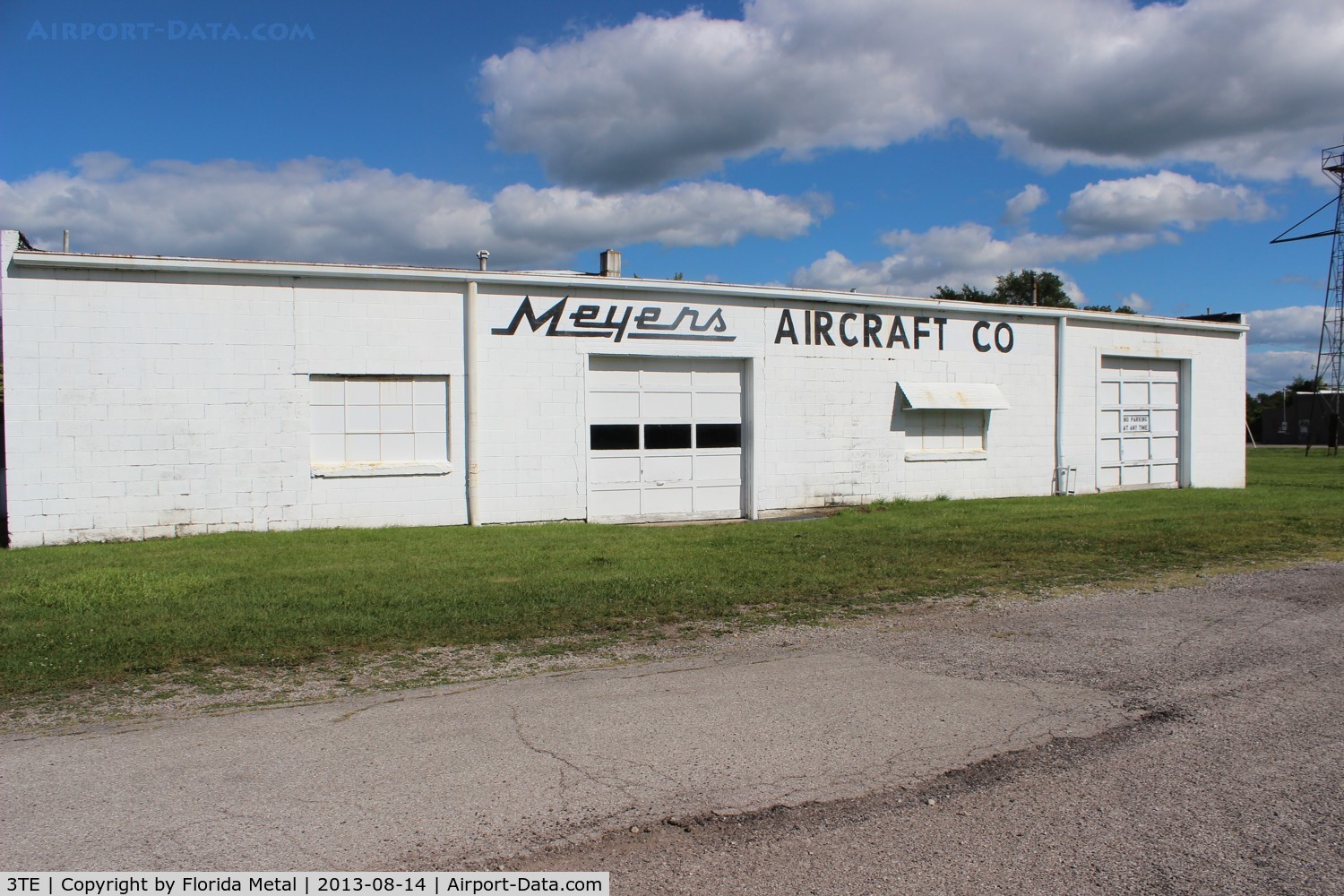 Meyers-diver's Airport (3TE) - Old Meyers Aircraft building