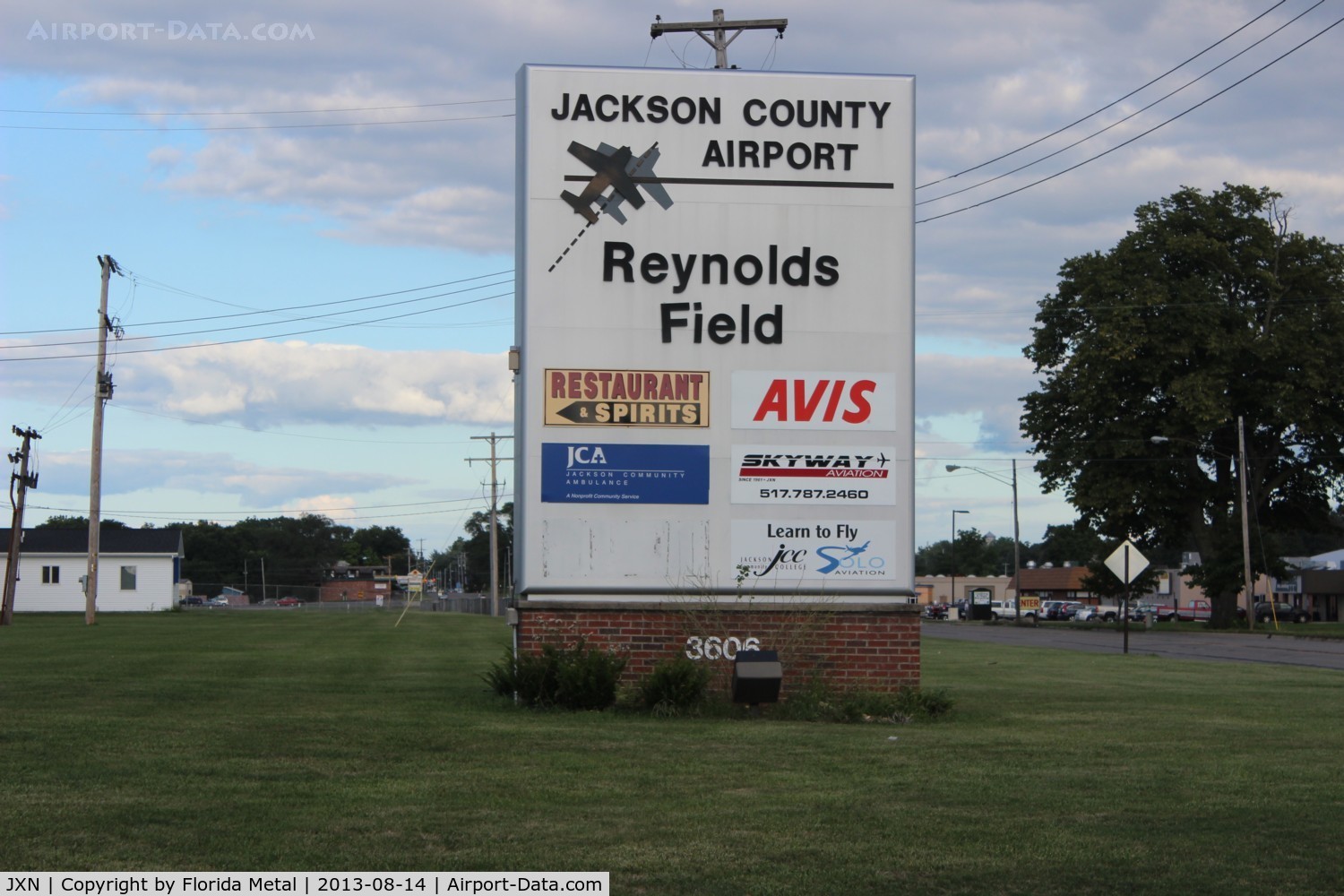 Jackson County-reynolds Field Airport (JXN) - Jackson Michigan Airport